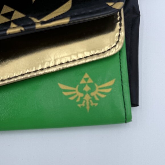 Legend of Zelda: Skyward Sword Themed Tri-fold Wallet Link & Wingcrest Emblem - Picture 9 of 13